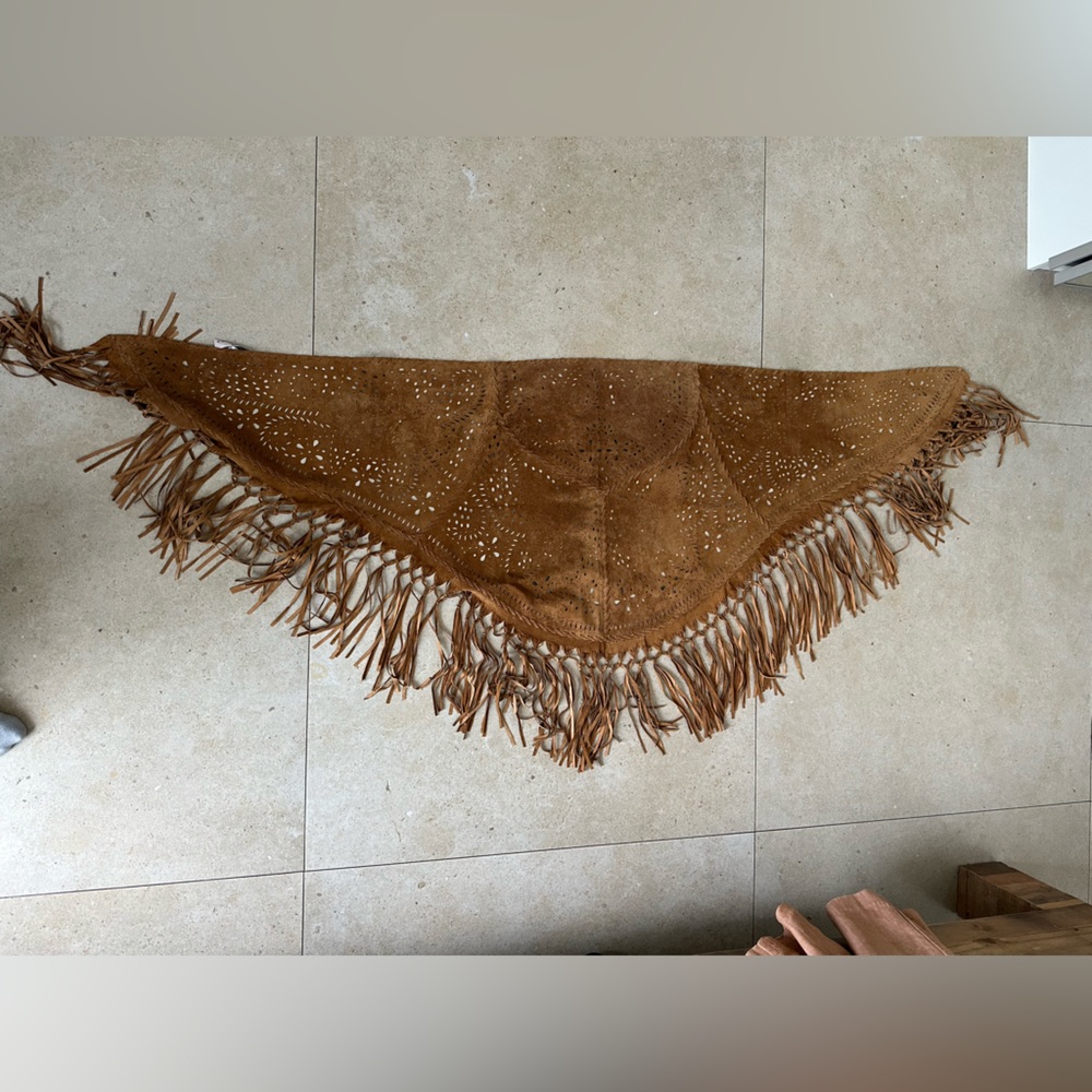 Muche et Muchette 100% Suede Leather Fringe Shawl